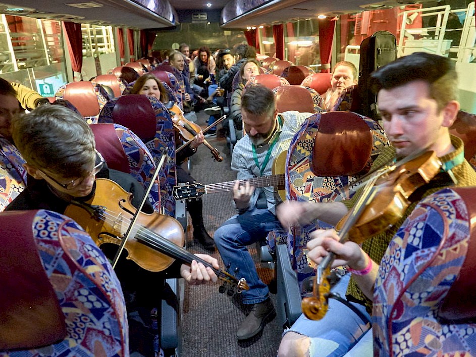 Bus Tunes - Photo Chris Brown