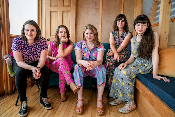 Della Mae